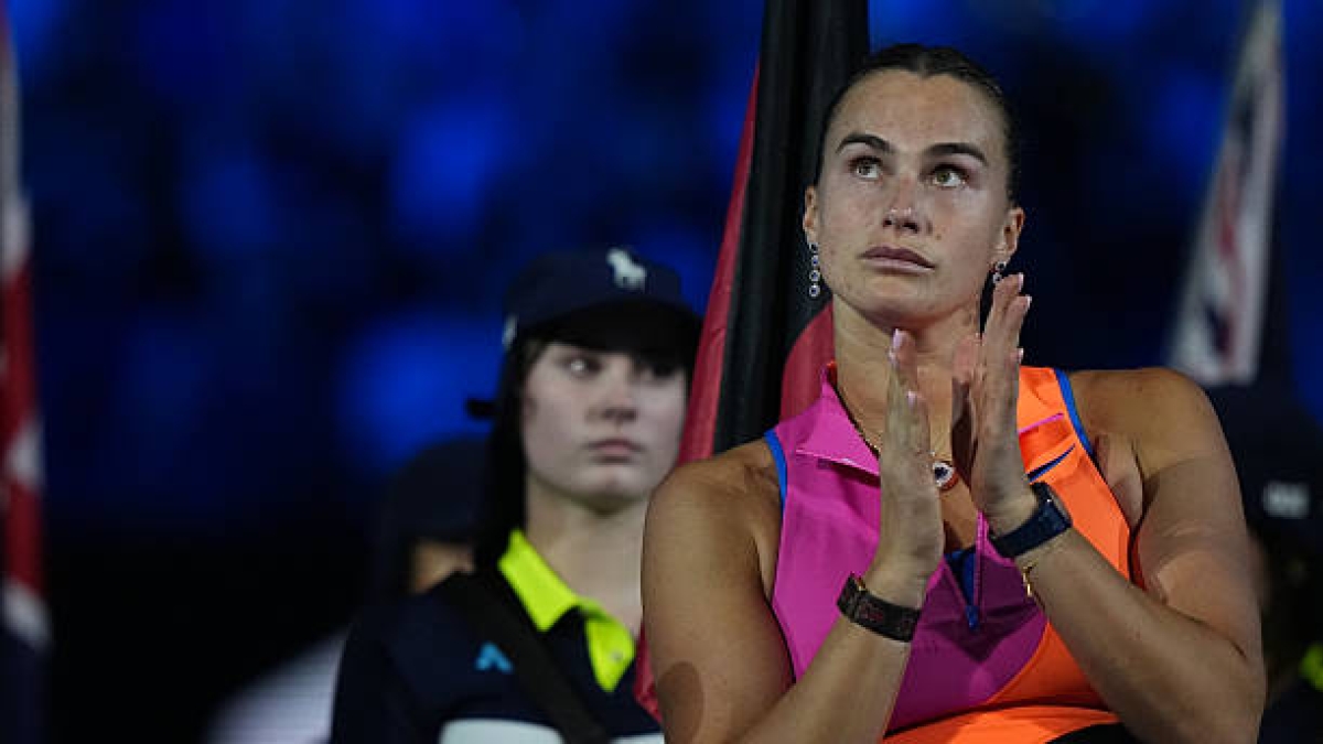 sabalenka y swiatek bajas en dubái, director pide sanciones severas contra responsables de las ausencias en el torneo.