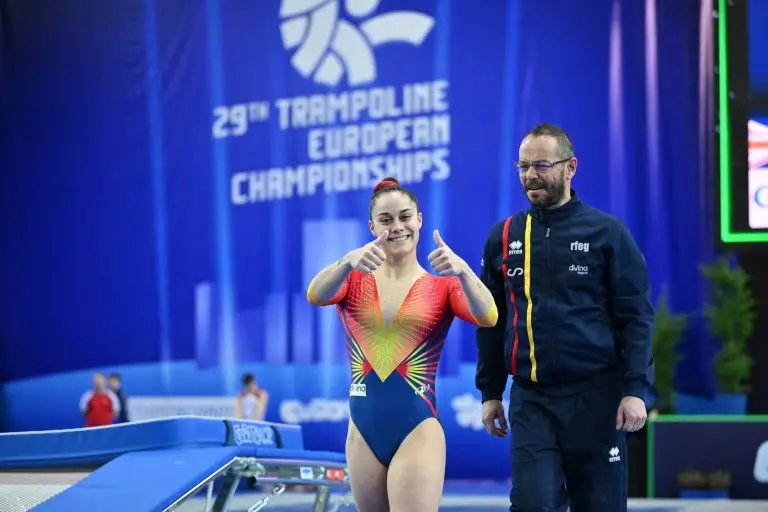 descubre cómo trampolín y gage cooper se consagraron campeones estatales, destacando su habilidad y dedicación en cada competencia.