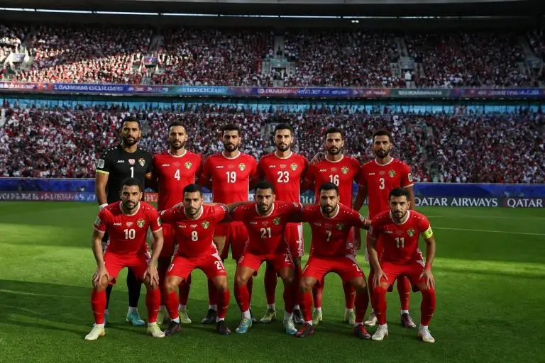 descubre la alineación oficial de la selección de jordania para el mundial de 2026, destacando a los jugadores clave y las estrategias que buscarán llevar al equipo al éxito en la competición internacional.