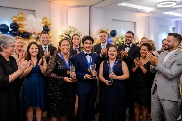 el club de apoyo salem-keizer honra a los ganadores del premio beacons 2026, reconociendo su compromiso y logros excepcionales en la comunidad.