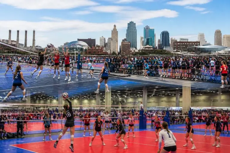 miles de atletas se congregan en el área metropolitana de kansas city para competir en los emocionantes campeonatos nacionales de voleibol ncvf, celebrando el talento y la pasión por el deporte.