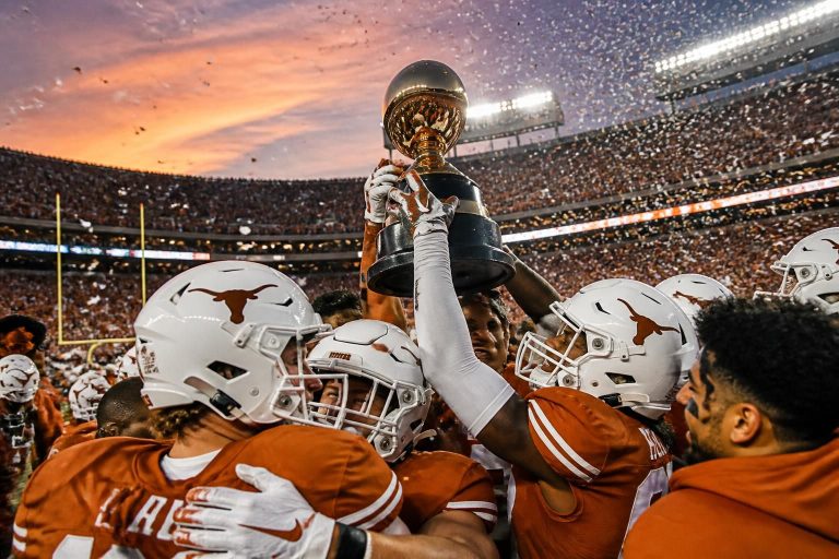 los texas longhorns han vuelto a conquistar la copa learfield directors, reafirmando su dominio y excelencia deportiva en una temporada inolvidable.