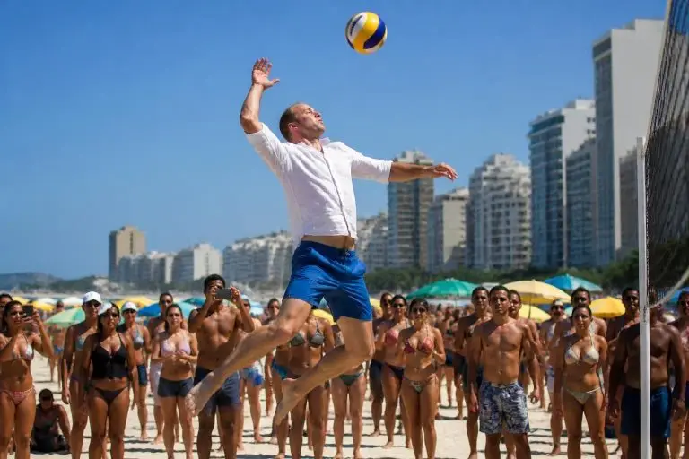 ¡descubre el momento inesperado en la playa de copacabana cuando el príncipe william sorprende a todos con un remate impactante! no te pierdas los detalles de esta sorpresa real.