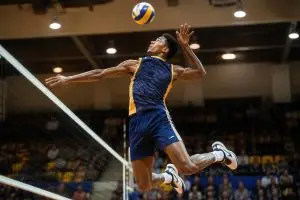 powell, futuro jugador de voleibol en ohio state, destaca elevando el nivel competitivo en southern wells, demostrando talento y compromiso.