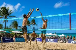 descubre cómo el torneo de vóley playa en la costa se convirtió en un éxito inolvidable, dejando una marca imborrable en la comunidad y los aficionados al deporte.