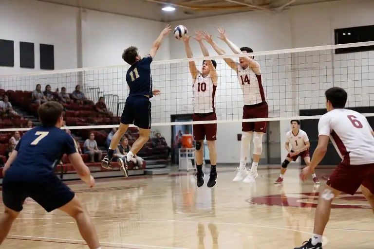 imágenes emocionantes del partido de voleibol entre bradenton christian y cardinal mooney en la preparatoria. descubre los mejores momentos y jugadas destacadas de este enfrentamiento escolar.