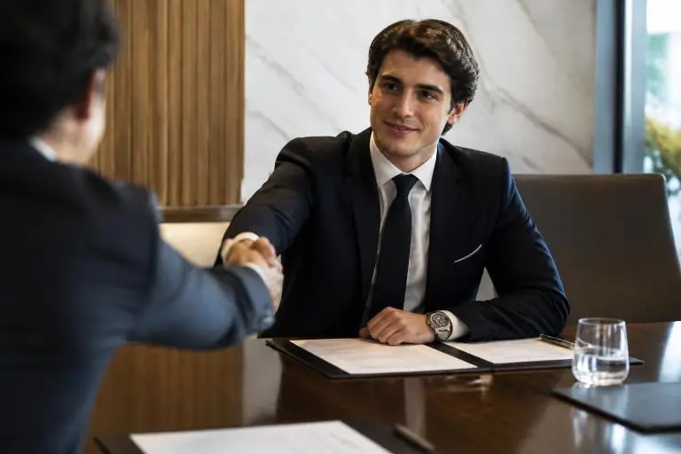 mario saint-supery, la mayor promesa española, ha firmado un acuerdo de ayuda financiera que impulsa su carrera y fortalece su futuro profesional.