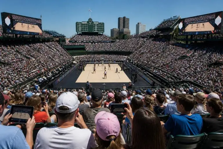 descubre dónde ver el voleibol en wrigley field, con horarios actualizados, canales disponibles y las mejores opciones de streaming para no perderte ningún partido.