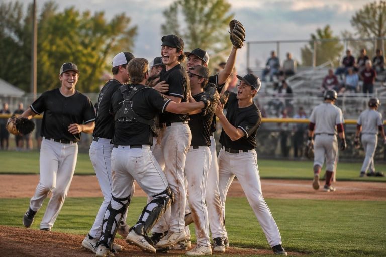 tuscarawas valley comenzó el torneo de la división v con una contundente barrida ante sandy valley y avanzó con fuerza en la competición.